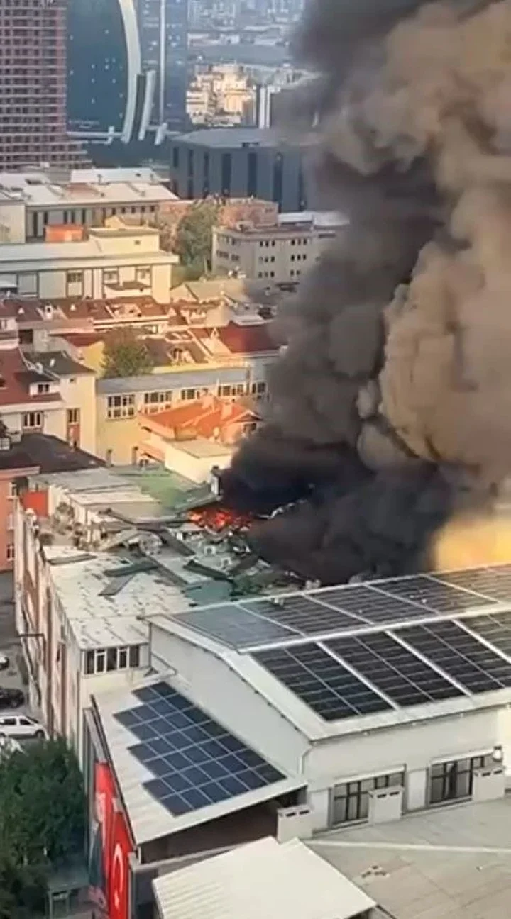 bagcilarda dokuma atolyesinde yangin is yerinde maddi hasar meydana geldi 1 vcS3DHmL