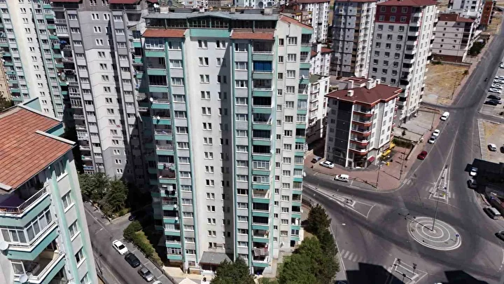 Bu düzenek görenleri şaşırtıyor: Vızır vızır çalışan arılar 15. kata bal götürüyor 7 bu duzenek gorenleri sasirtiyor vizir vizir calisan arilar 15 kata bal goturuyor 6 TJQPZK6V