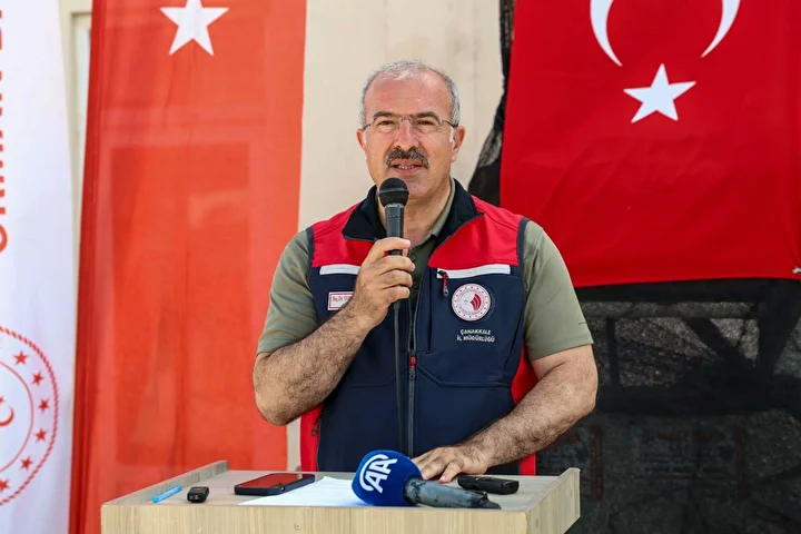 canakkalede balikcilar yeni donem icin vira bismillah diyerek denize acildi 1 EWBUfXjc