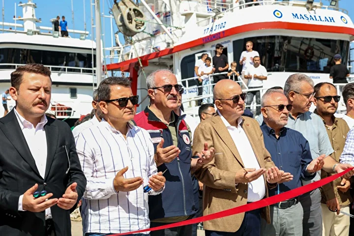 canakkalede balikcilar yeni donem icin vira bismillah diyerek denize acildi 2