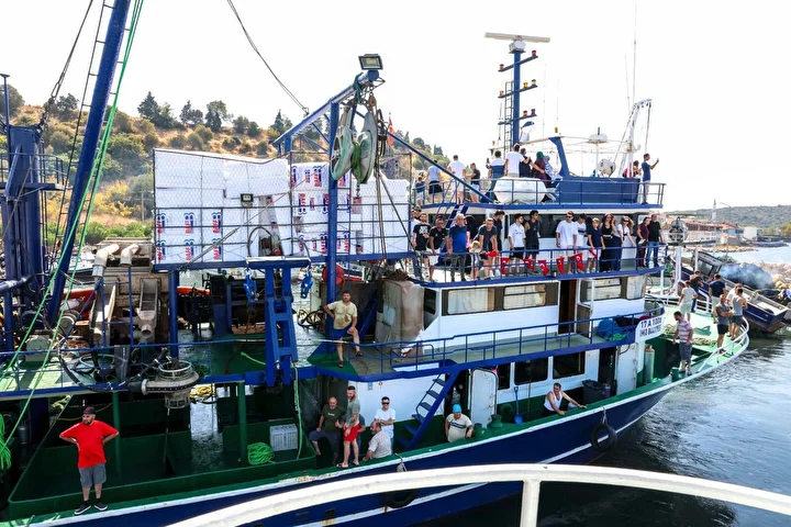 canakkalede balikcilar yeni donem icin vira bismillah diyerek denize acildi 3 M482T2ue