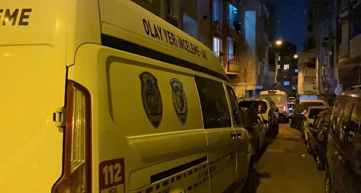 esenlerde 4 katli binanin bahce katinin balkonunda erkek cesedi bulundu 2 QKd49tM2