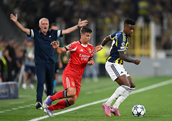 Fenerbahçe'de sakatlık şoku 6 fenerbahcede sakatlik soku 5 tBAU1QOl