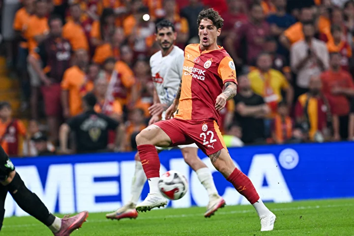 galatasarayli yildiz rizespor macindan sonra transfer gorusmesi yaparken goruntulendi 2 fsY3sbvU