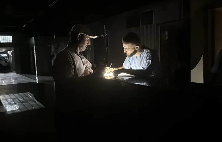 Gazze'de elektrik kesintisi ve jeneratörlerin arızalanması nedeniyle Şifa Hastanesi karanlığa boğuldu 4 gazzede elektrik kesintisi ve jeneratorlerin arizalanmasi nedeniyle sifa hastanesi karanliga boguldu 3 s4CTHjrH