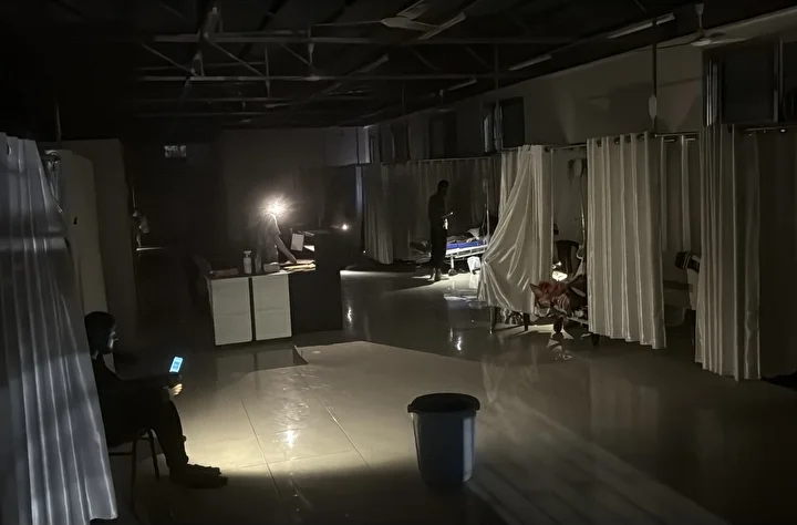 Gazze'de elektrik kesintisi ve jeneratörlerin arızalanması nedeniyle Şifa Hastanesi karanlığa boğuldu 9 gazzede elektrik kesintisi ve jeneratorlerin arizalanmasi nedeniyle sifa hastanesi karanliga boguldu 8 shLTBgId