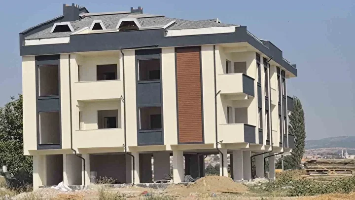Havalandırma boşluğuna düşen inşaat çalışanı ağır yaralandı 1 havalandirma bosluguna dusen insaat calisani agir yaralandi 0