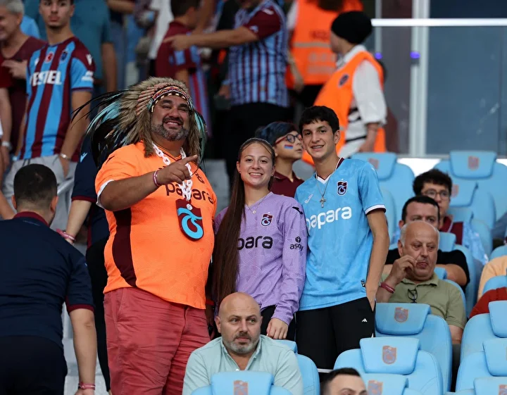 Kansas'tan Trabzon'a: Bordo-mavi tutkusu hudut tanımıyor, Karadeniz’deki Kızılderili ailenin belgesel üzere hayatı dikkat çekiyor 2 kansastan trabzona bordo mavi tutkusu hudut tanimiyor karadenizdeki kizilderili ailenin belgesel uzere hayati dikkat cekiyor i91kQQeF