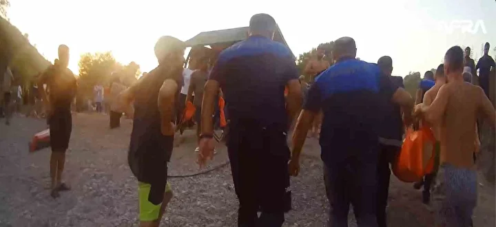 kurtarma eforlari sonuc vermedi arkadaslarinin gozleri onunde hayatini kaybetti 2 eNbS8f9P