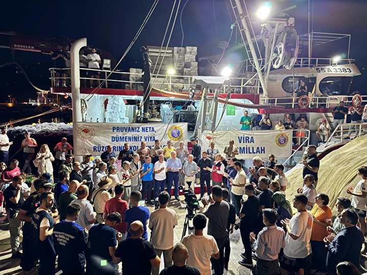 ordulu balikcilar dualarla mavi sulara ugurlandi 0 s9zbNcMt