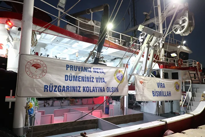 ordulu balikcilar dualarla mavi sulara ugurlandi 5 jD5IgbHW