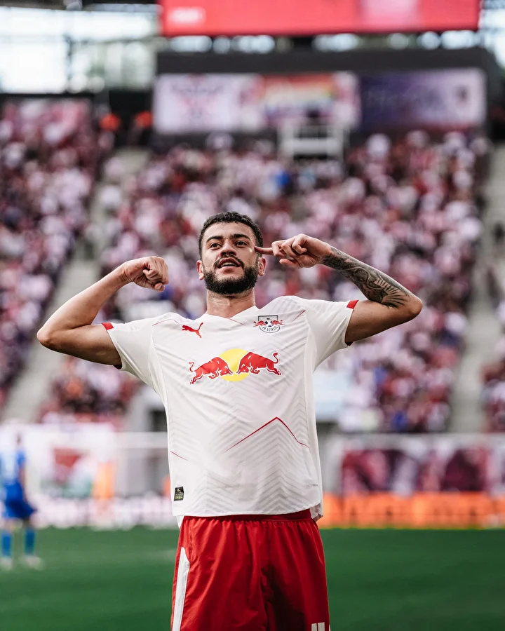 romulo leipzig meslegini fevkalade bir golle acti nefis bir vurus video 4 98MTKAkB