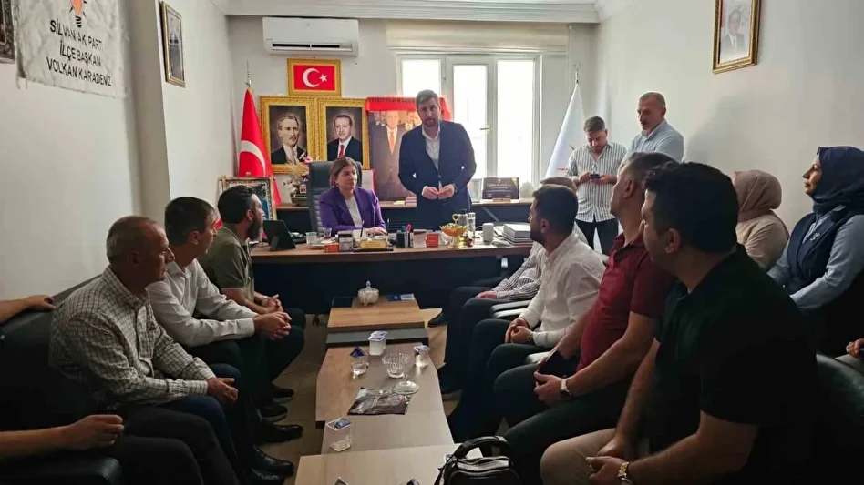 rozetleri merasimle takildi diyarbakirda chpden ak partiye istirak 3 cv9IVPT3