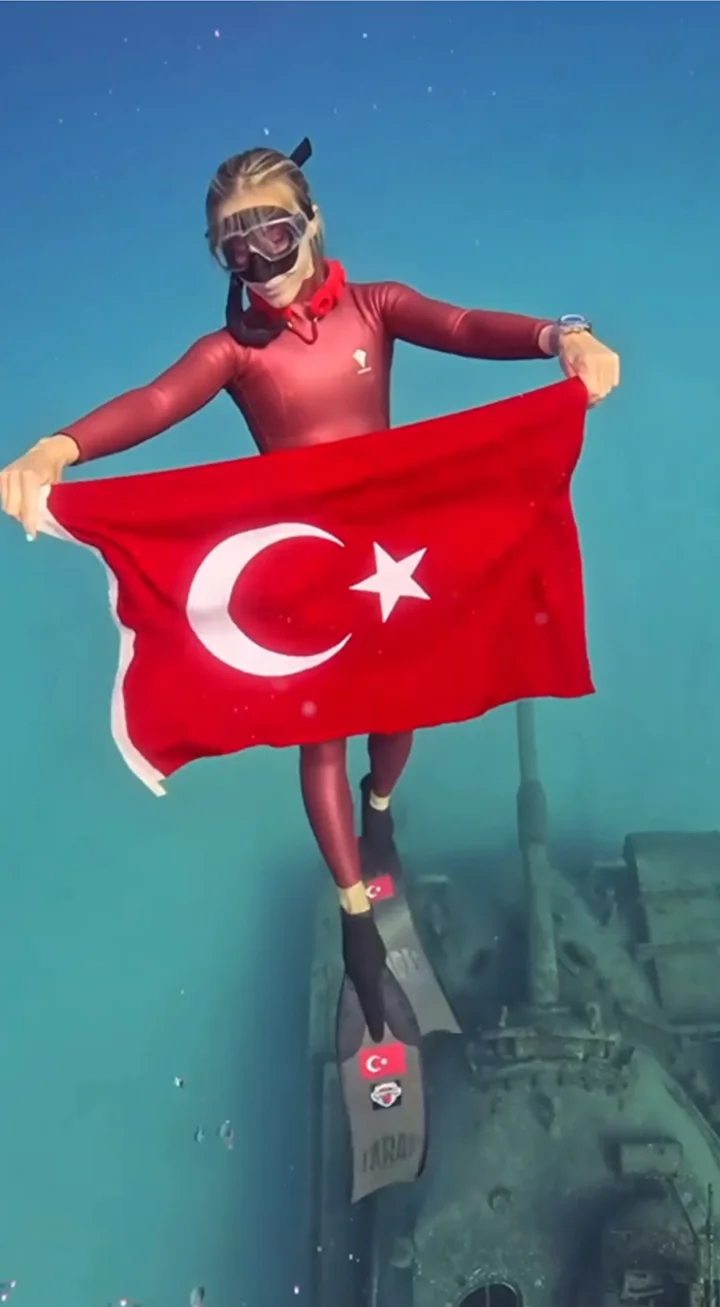 Şahika Ercümen'den 'zafer dalışı' 1 sahika ercumenden zafer dalisi 0 uFntH2yt