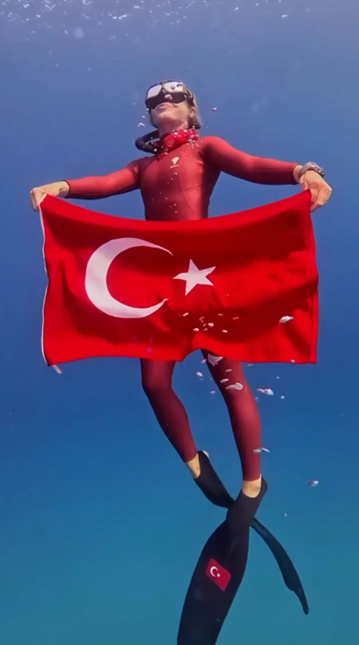 Şahika Ercümen'den 'zafer dalışı' 3 sahika ercumenden zafer dalisi 2