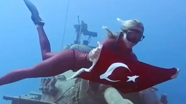 Şahika Ercümen’den ‘zafer dalışı’ sahika ercumenden zafer dalisi J2HzzDwz.webp