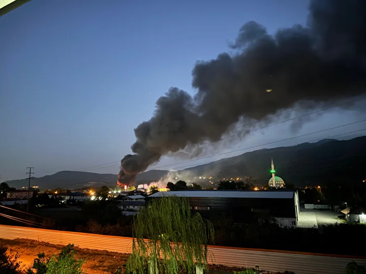 sakaryada boyahanede yangin orta ara patlama sesleri duyuluyor 1 ZTe92127