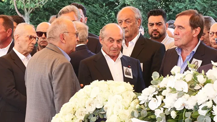 sosyeteyi sarsan mevt miamide hayatini kaybeden 19 yasindaki defnenin vefat nedeni asik r oldu 3 QfPm74Km