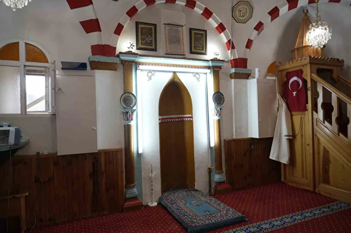 turkiyede sadece 7 yahut 8 tane var 143 yillik sarsinti oldugu vakit duruyor 1 GuXUW5yR