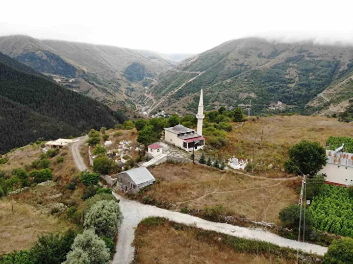 turkiyede sadece 7 yahut 8 tane var 143 yillik sarsinti oldugu vakit duruyor 7 mZstFl6i