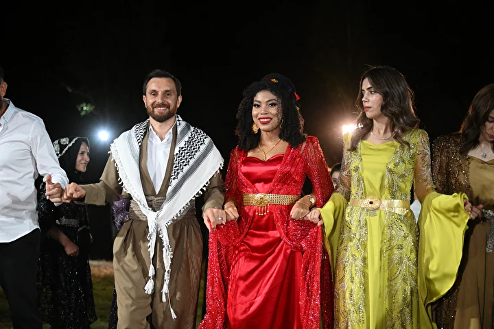 vana panamali gelin yoresel geleneklerle dunya meskenine girdi 13 R39TO5Uv
