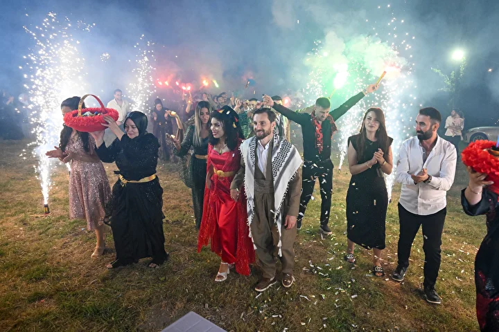 vana panamali gelin yoresel geleneklerle dunya meskenine girdi 3 bwnq1yQt