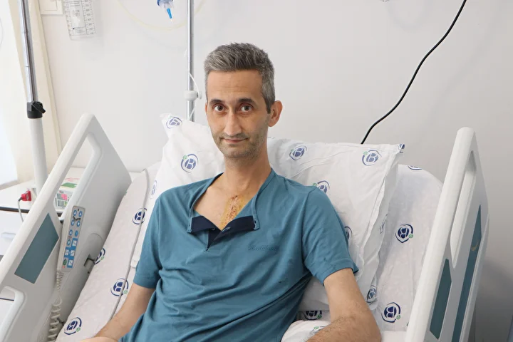 Yıllardır nefes darlığı yaşıyordu: 3'üncü kere ameliyat oldu kurtuldu! Dünyadaki birinci hasta oldu 2 yillardir nefes darligi yasiyordu 3uncu kere ameliyat oldu kurtuldu dunyadaki birinci hasta oldu 1 DlynGwC5