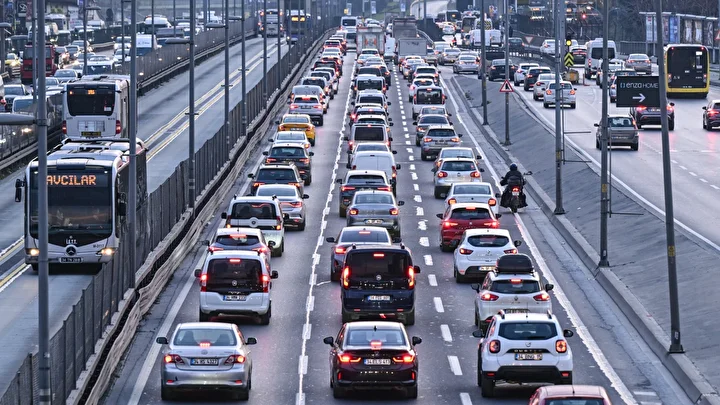 32 Milyon araç sahibini ilgilendiriyor: 2025 Trafik sigortası fiyatları aşikâr oldu 3 32 milyon arac sahibini ilgilendiriyor 2025 trafik sigortasi fiyatlari asik r oldu 2 H4iLETUy