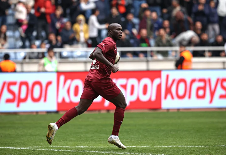 Aboubakar'a büyük şok! Transferi iptal oldu nedeni ise... 1 aboubakara buyuk sok transferi iptal oldu nedeni ise 0 BHNH1QI2
