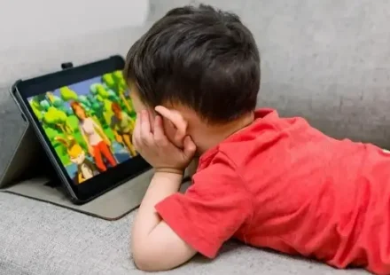 agir ekran maruziyeti cocuklarin lisan gelisimini olumsuz etkileyebiliyor kxGhtvYb.webp