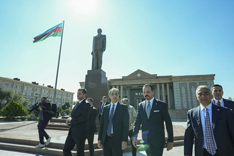 AK Parti Genel Lider Yardımcısı Güçlü'den Nahçıvan'da Zengezur iletisi: Koridor açılırsa Pekin'den Avrupa'ya çizgi kurulacak 3 ak parti genel lider yardimcisi gucluden nahcivanda zengezur iletisi koridor acilirsa pekinden avrupaya cizgi pPY3lC8R