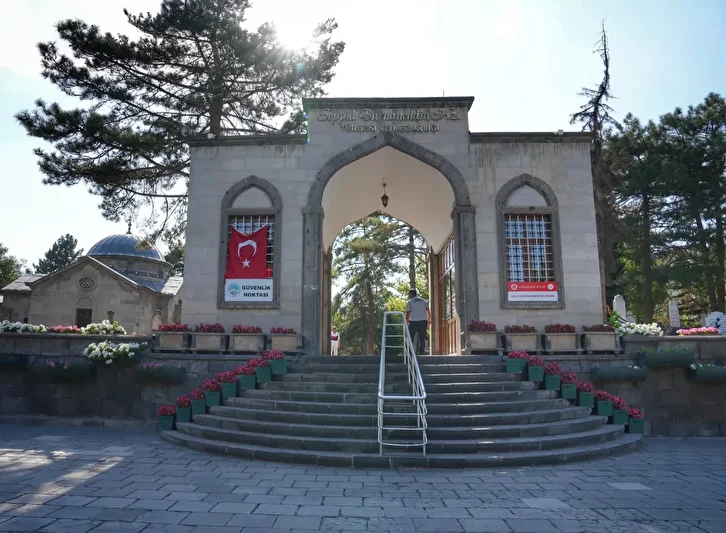 albayrak kumesinin dil i mutlak cizgi yapitlari standi kayseride sanatseverlerle bulustu 1 2VgI4GM6