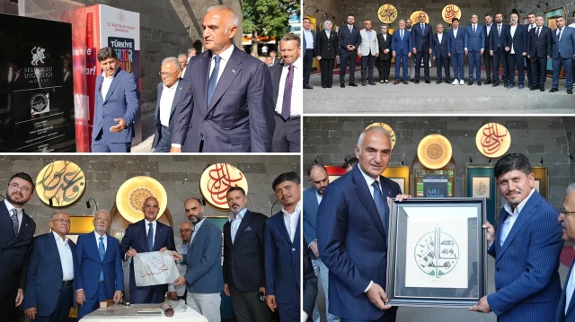albayrak kumesinin dil i mutlak cizgi yapitlari standi kayseride sanatseverlerle bulustu yHq6Tlhs.webp