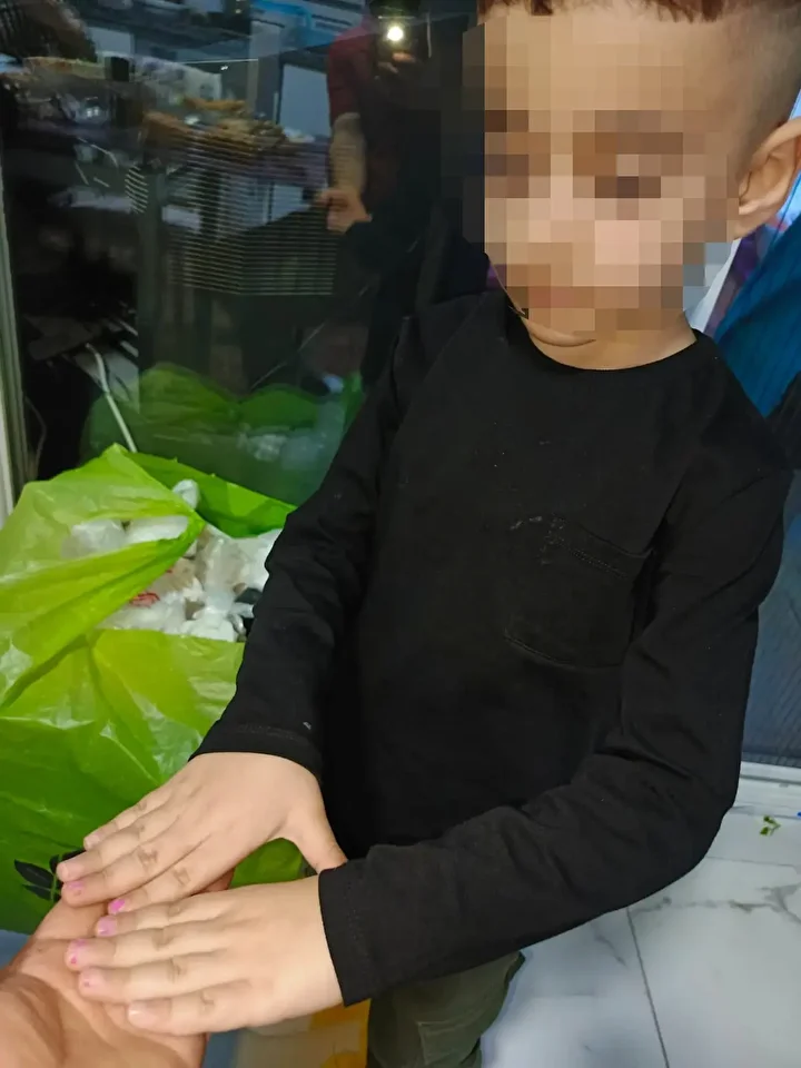 alti yasindaki ogluna pembe oje surup tiktokta dans ettirdi skandal imgelere inceleme baslatildi 1 4MDHwRbI