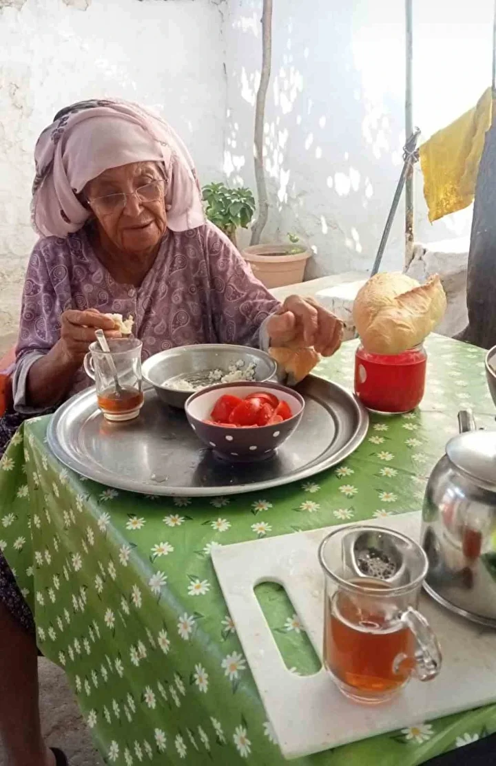 Alzheimer hastası bayan her yerde aranıyor 1 alzheimer hastasi bayan her yerde araniyor 0 mW1b5gpQ