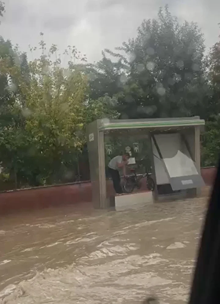 ankarada saganak hayati felc etti yollar ve sokaklar gole dondu 10 lQrqm24O