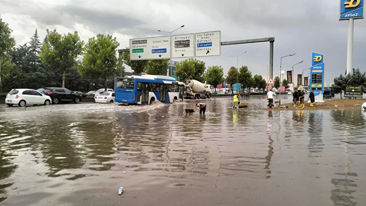 ankarada saganak hayati felc etti yollar ve sokaklar gole dondu 6 fkG5RXwL