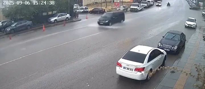 ankarada saganak hayati felc etti yollar ve sokaklar gole dondu 7 V5LhO7Mq