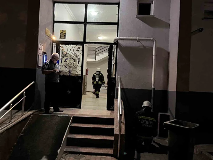 apartmana yayilan gaz kokusu panige neden oldu 0 LblZsMQC