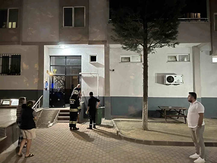 apartmana yayilan gaz kokusu panige neden oldu 3