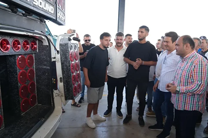 araba ve modifiye tutkunlari seydikemerde bulustu 4 bvf1REpt
