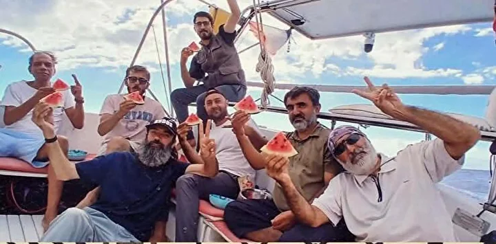 Arızalanan Sumud teknesindeki aktivistlere Türk Donanması yardımcı oldu: 'Ömrümüz boyunca unutmayacağız' 7 arizalanan sumud teknesindeki aktivistlere turk donanmasi yardimci oldu omrumuz boyunca unutmayacagiz 6 qbrb5RUM