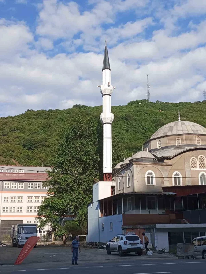 Artvin’de üretilen çelik minareler yurdun dört bir yanına gönderiliyor 7 artvinde uretilen celik minareler yurdun dort bir yanina gonderiliyor 6 yOnCbAuY