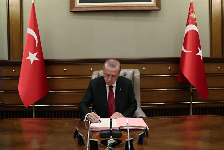 Atama kararları Resmi Gazete'de: Kamu kurumları ve Bakanlıklarda vazife değişiklikleri 1 atama kararlari resmi gazetede kamu kurumlari ve bakanliklarda vazife degisiklikleri 0 dkVM4yM3