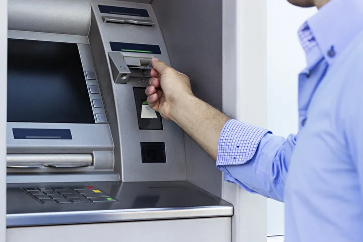 ATM’lerde yeni devir: 6 bankadan büyük kolaylık artık masraf ve kurul kesintisi yok 1 atmlerde yeni devir 6 bankadan buyuk kolaylik artik masraf ve kurul kesintisi yok 0 fliua5yX