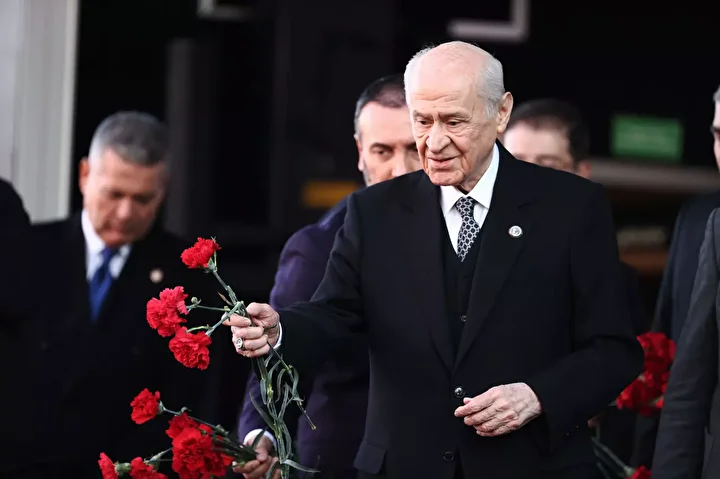 bahceliden tayfura vefa tayfurun mezarini yaptirdi 2 S88FMCTE