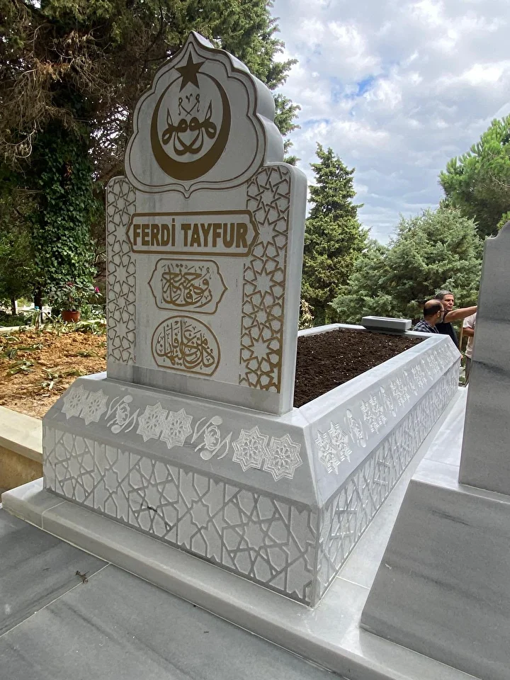 bahceliden tayfura vefa tayfurun mezarini yaptirdi 3 Md1gYzjy