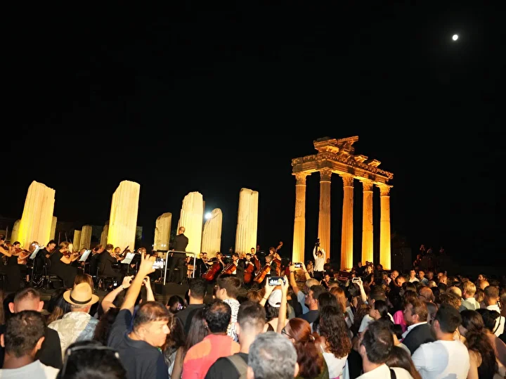 bakan ersoy gece muzeciligi kapsaminda turkiye genelinde 484 binden fazla ziyaretci agirladik 3 E7J5yOBP