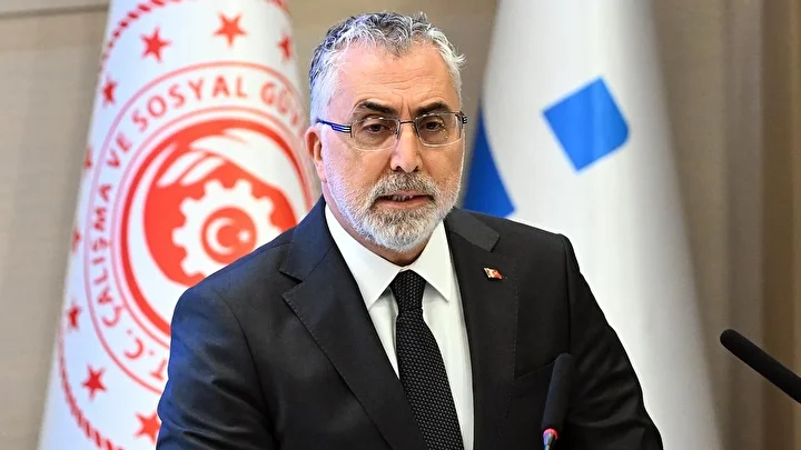 Bakan Işıkhan tarih vererek canlı yayında duyurdu: Bağ-Kur’da 9000 prim günü 7200’e mi düşüyor? 3 bakan isikhan tarih vererek canli yayinda duyurdu bag kurda 9000 prim gunu 7200e mi dusuyor ZLEYkL76