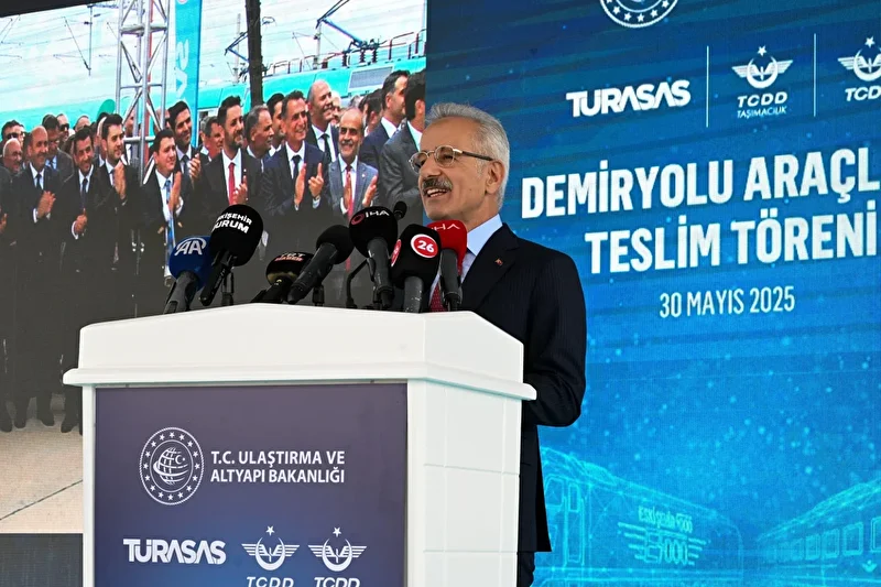 Bakan Uraloğlu: Milli Hızlı Tren ve Gaziray projesi güneş gücü ile üretilecek 2 bakan uraloglu milli hizli tren ve gaziray projesi gunes gucu ile uretilecek 1 LN3TVGAk